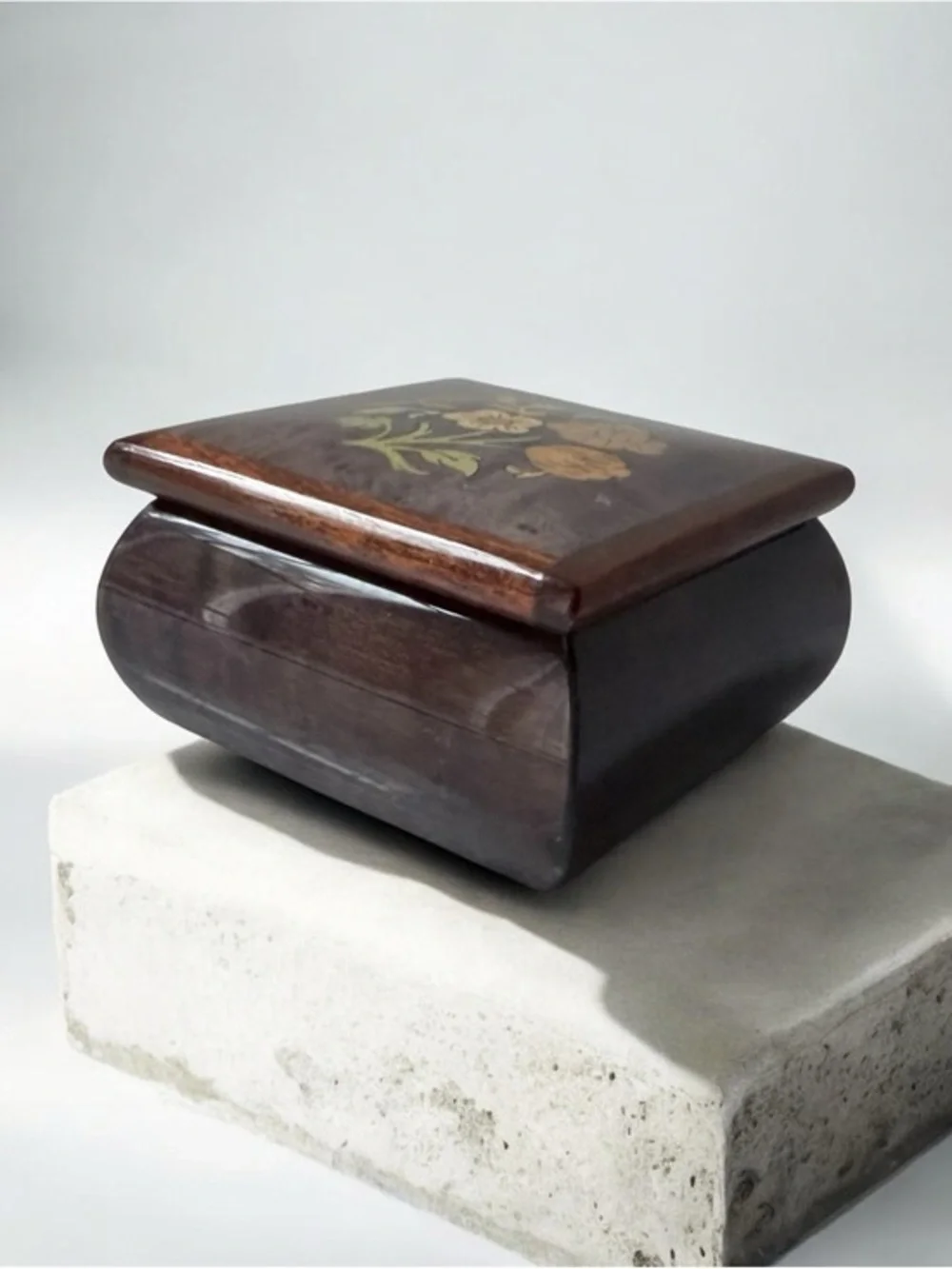 vintage Italian lacquered wood trinket box intricate floral marquetry inlay.
